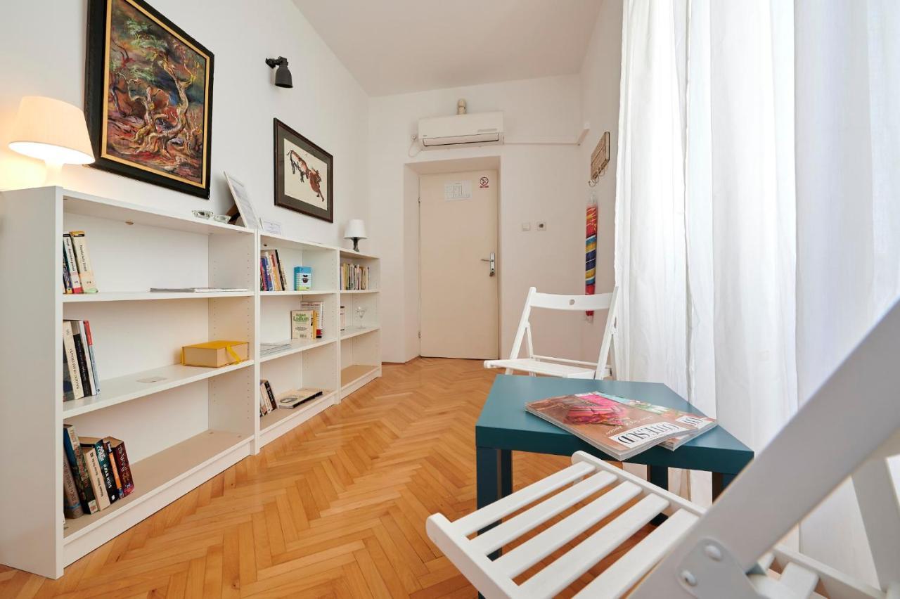 Apartment Tin โตรกีร์ ภายนอก รูปภาพ